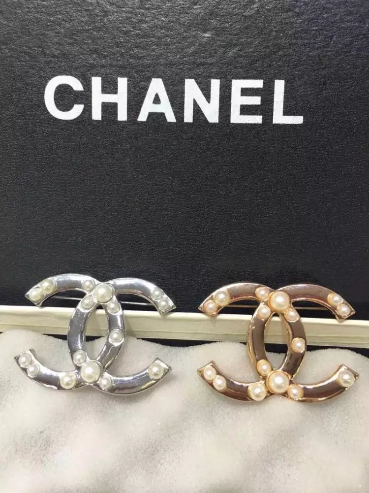 Spilla Chanel Modello 218